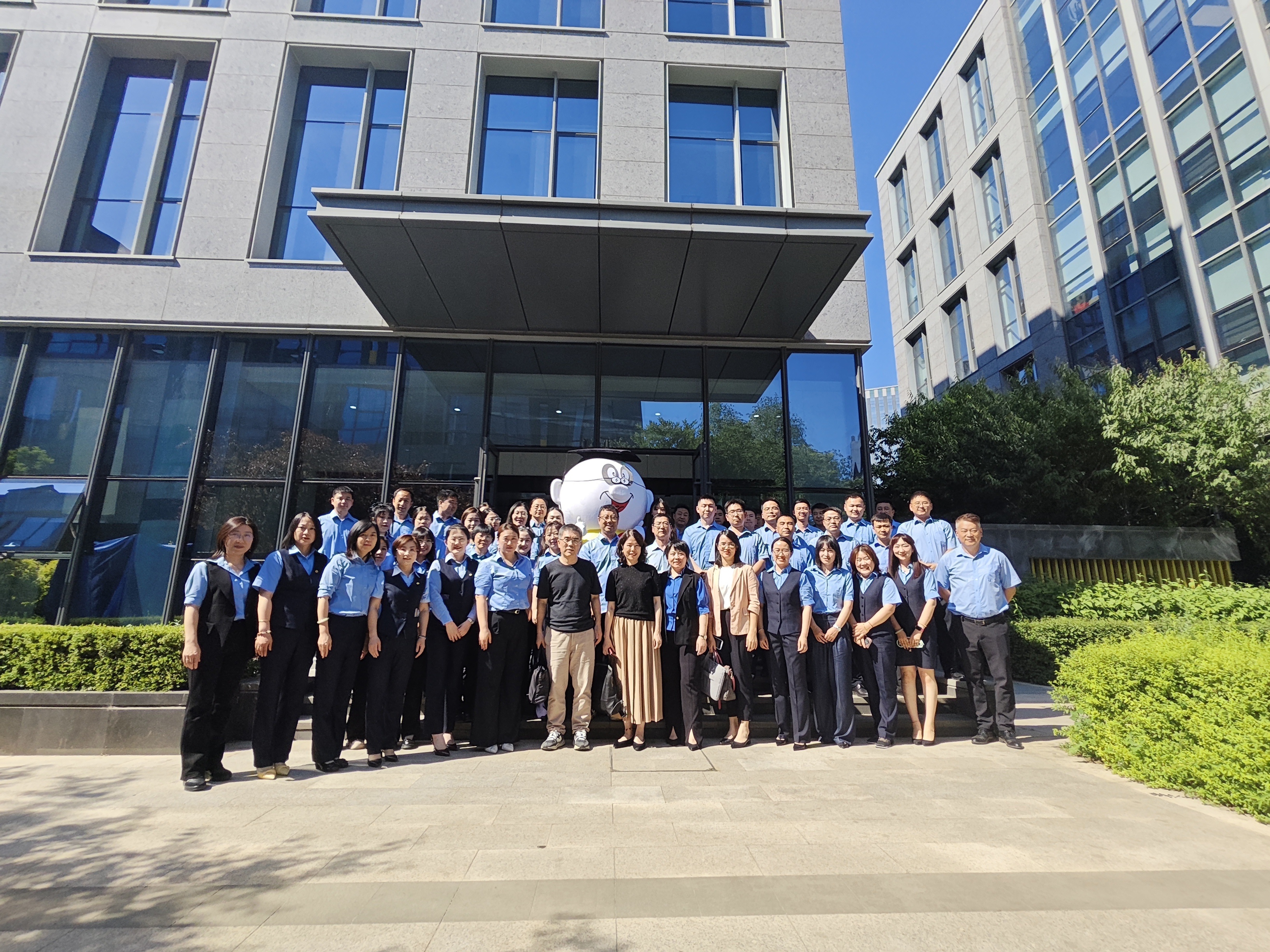 从点亮一盏灯到照亮一片天地 | 董事长一行沈阳基地调研